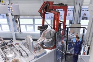 P90587619_highRes_manufacturing-of-ele-1